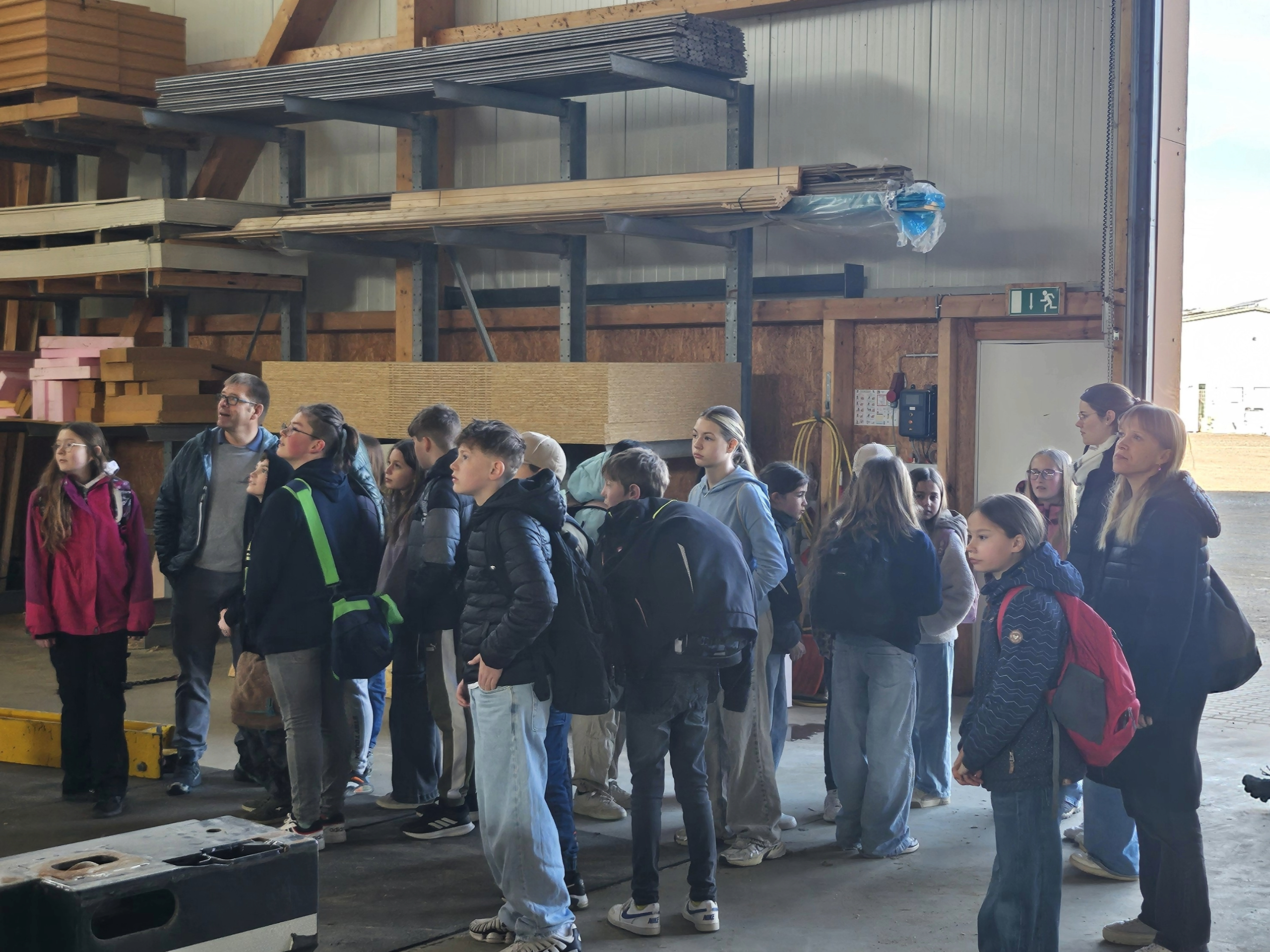 Schulklasse 03042025 Kran